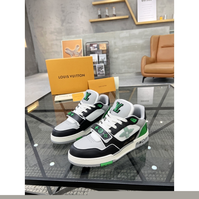 l**is V*t*n sneakers